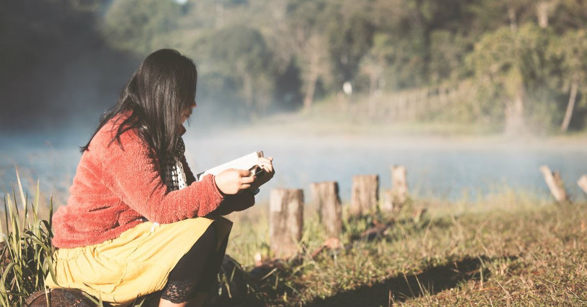 61616-reading-bible-sunlight-thinkstock-sasiistock-.1200w.tn.jpg